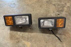 587.gm8584 Pair Of Snow Plow Head Lights