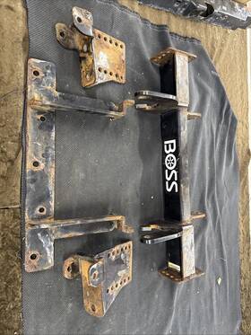 Pba04370-03 Boss 1999 2010chevy/gmc Snow Plow Mount 01 02 03 04 05 Gm 2500 3500 Used