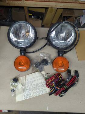 897-20034a Dominion Auto Snow Plow Light Set Nos