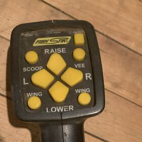 Fisher J15463 10 Plug V Plow Controller