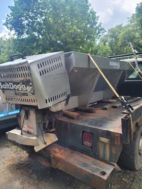 Sd-1400505ss Gas Saltdogg 2 Cu. Yd. Stainless Municiple Hopper Spreader