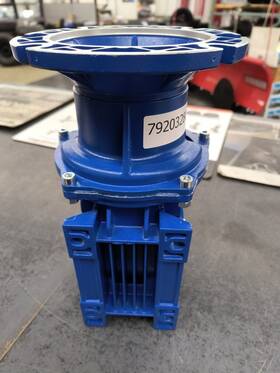 79203280 Hiniker Salt Sand Spreader 775 955 975 Gear Box Stainless Steel