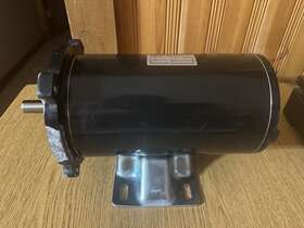 9331010 Mill Supply Salt Spreader Conveyor Motor - 1/2 Hp 5/8 Inch Shaft Bidirectional