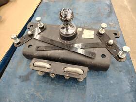 Mopar 60613 Ram 3500 Curt Gooseneck Trailer Hitch With Hardware 2013- 2018
