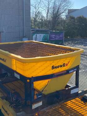 Sp-7550 Snow Ex Snowex Salt Spreader Sp 7550 For Parts Or Repair