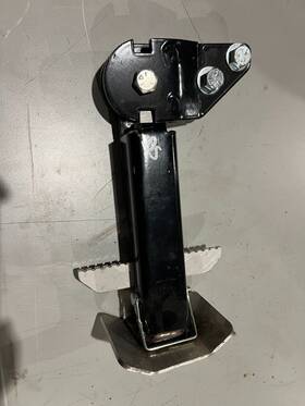 16111330 Snowdogg New Prop Stand Leg Driver Side G2