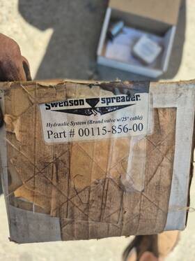 Swenson 00115-856-00 Spreader Hydraulic Valve With 25ft Cable