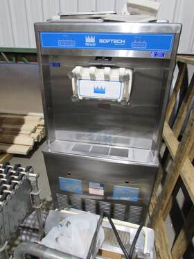 Y754-27 Taylor Used Y754 Soft Serve Ice Cream Machine 1ph - We Can Ship