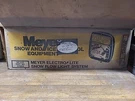 (1) Meyer & Universal Plow Light Driver Or Passenger Side Made By Truck-lite 640. Fixed Price $100.00.